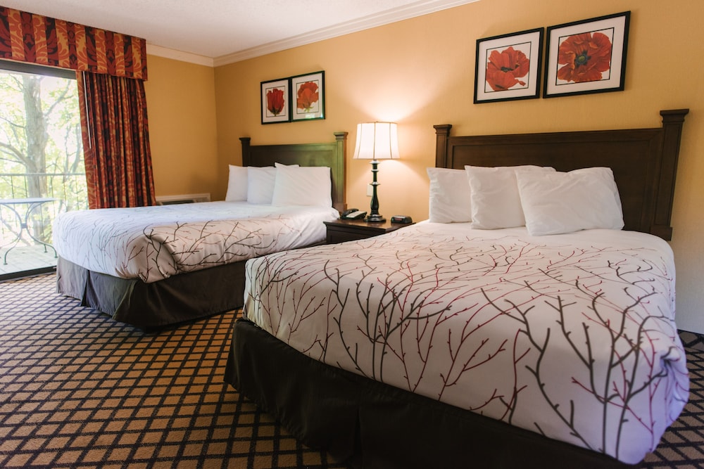 The Lakeview Hotel, Shanty Creek Resort view 5