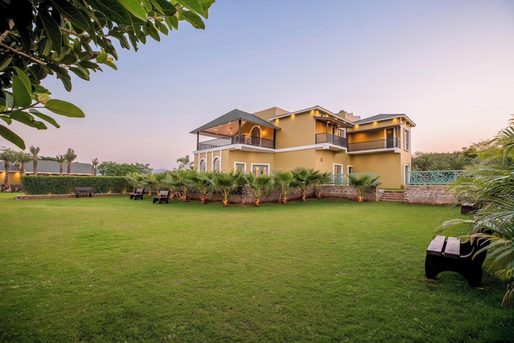 Merriment Luxury Resort & Private Pool Villa, Abu Road