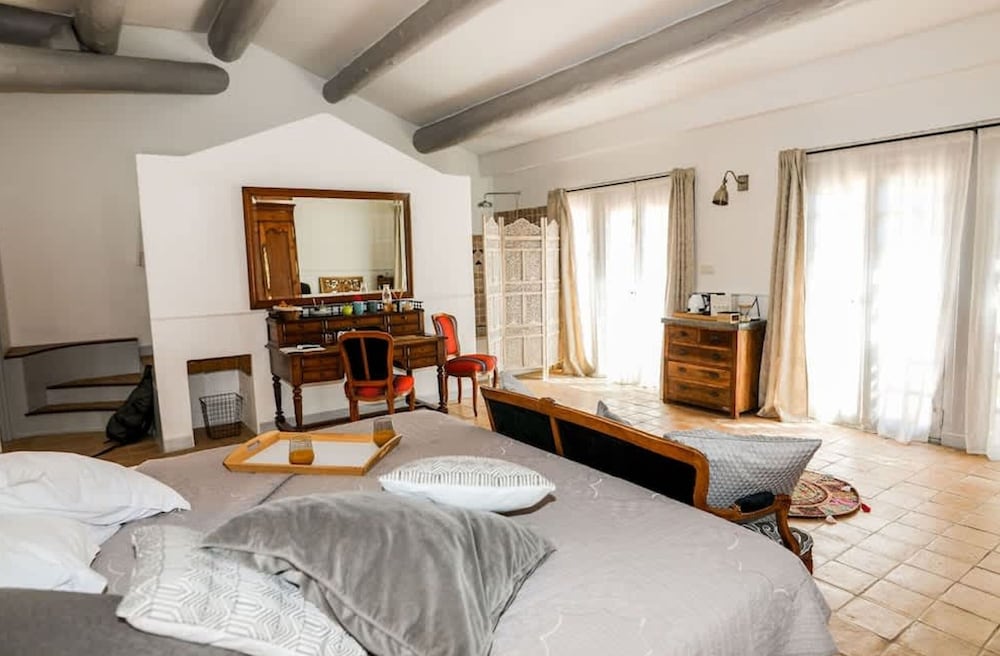 Charming Mas Provencal With Swimming Pool