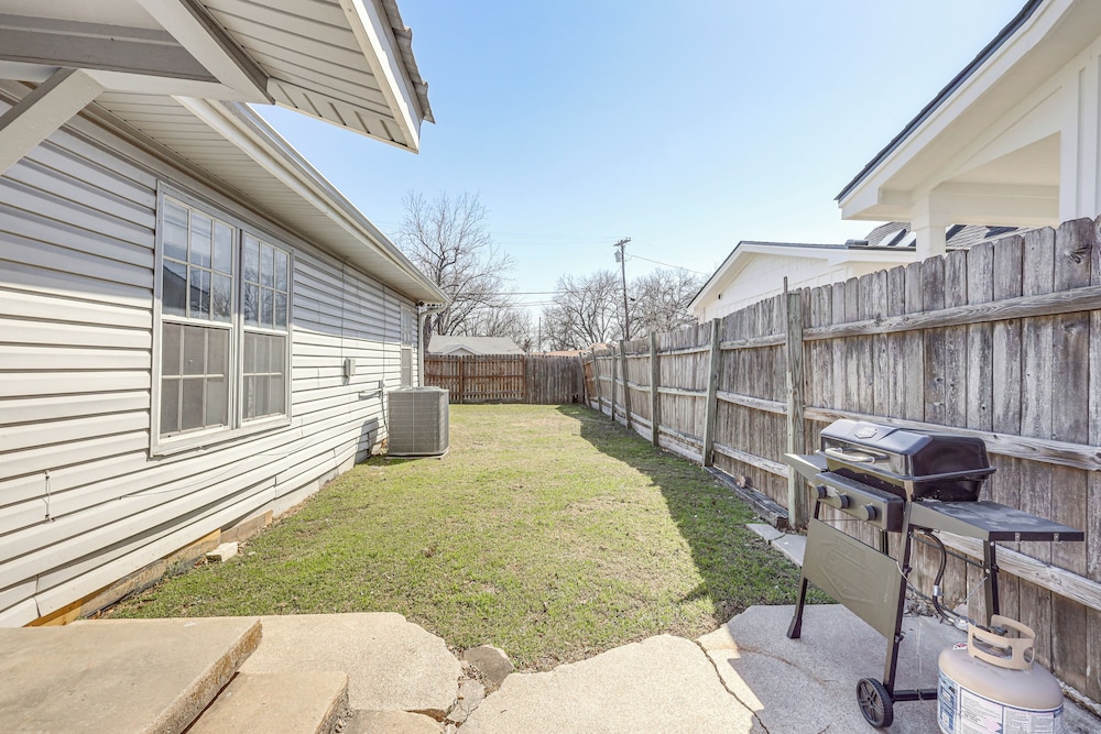 5 Mi to Belton Lake: Home w/ Large Yard!