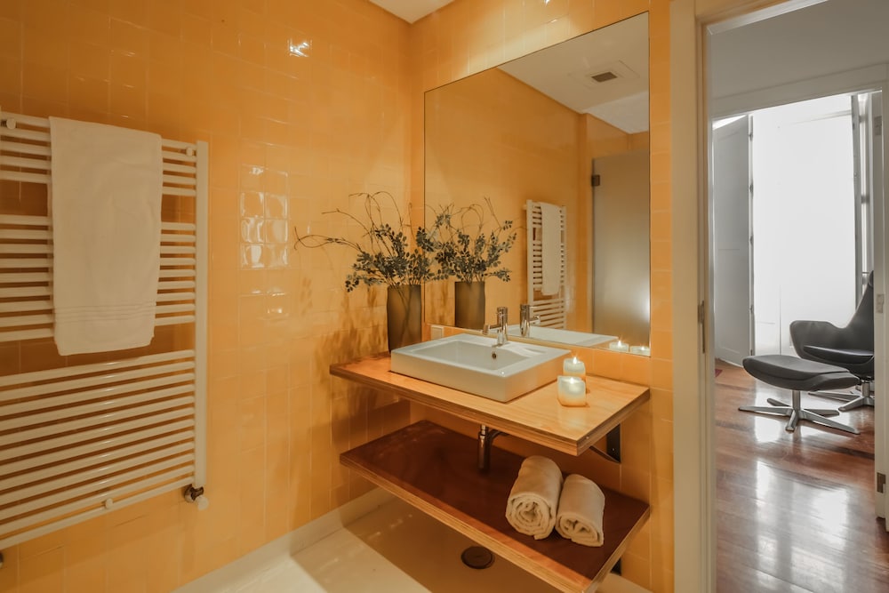 Bairro Alto Apartments by linc