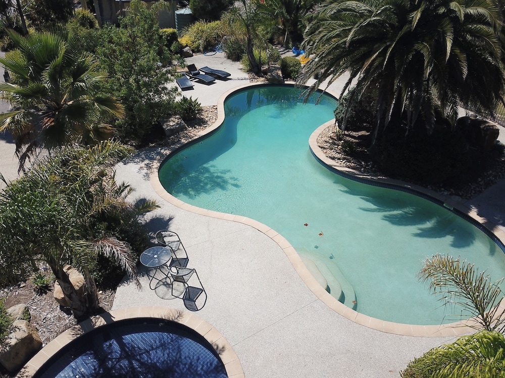 Island Cove Villas
