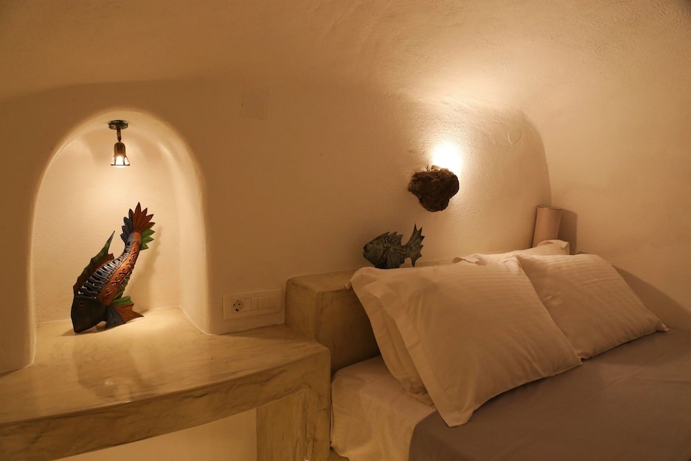 The Commander s Cave