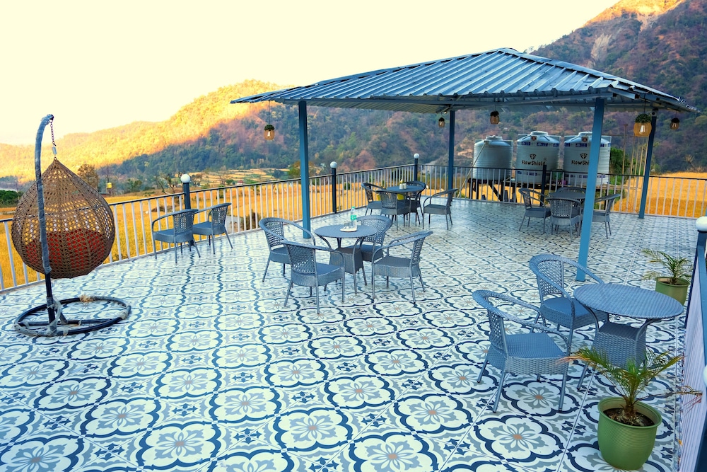 Pahadi Aangan BoutiqueVilla By Shivaneel
