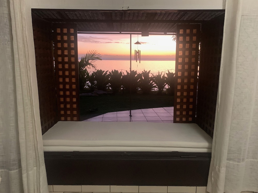 Tahiti - Vaiava Beach Cottage
