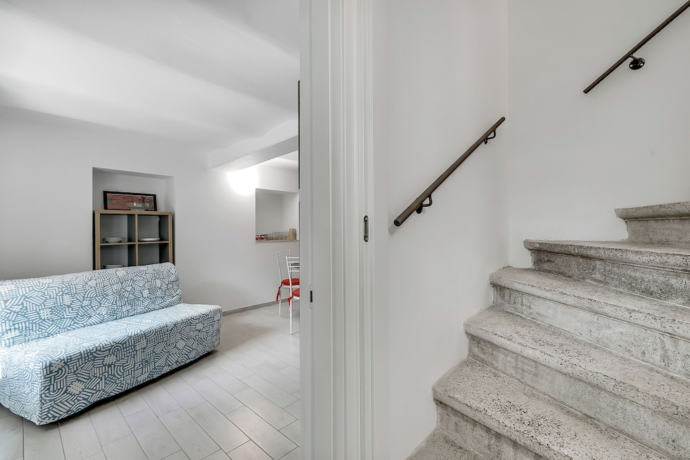 Iris Apartment