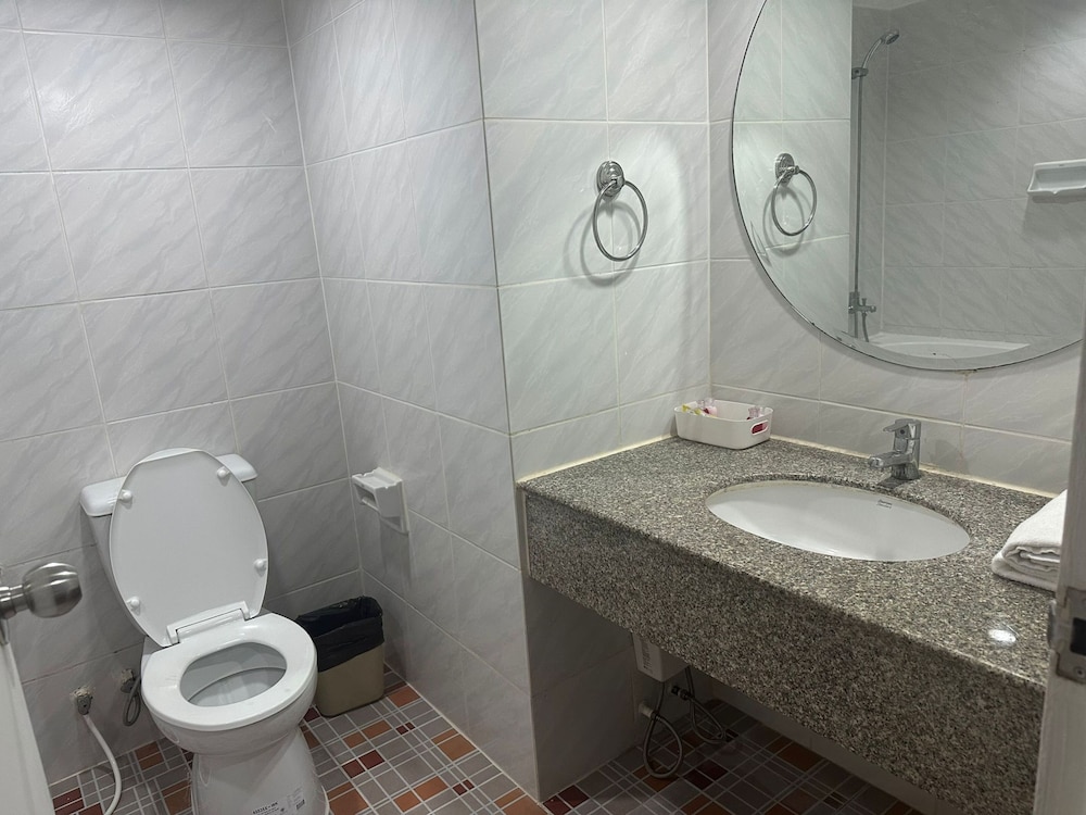 Omni Tower Sukhumvit Nana - Direct