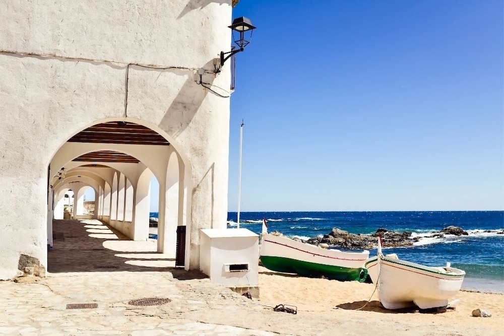 Masso in Llafranc With 3 Bedrooms and 1 Bathrooms