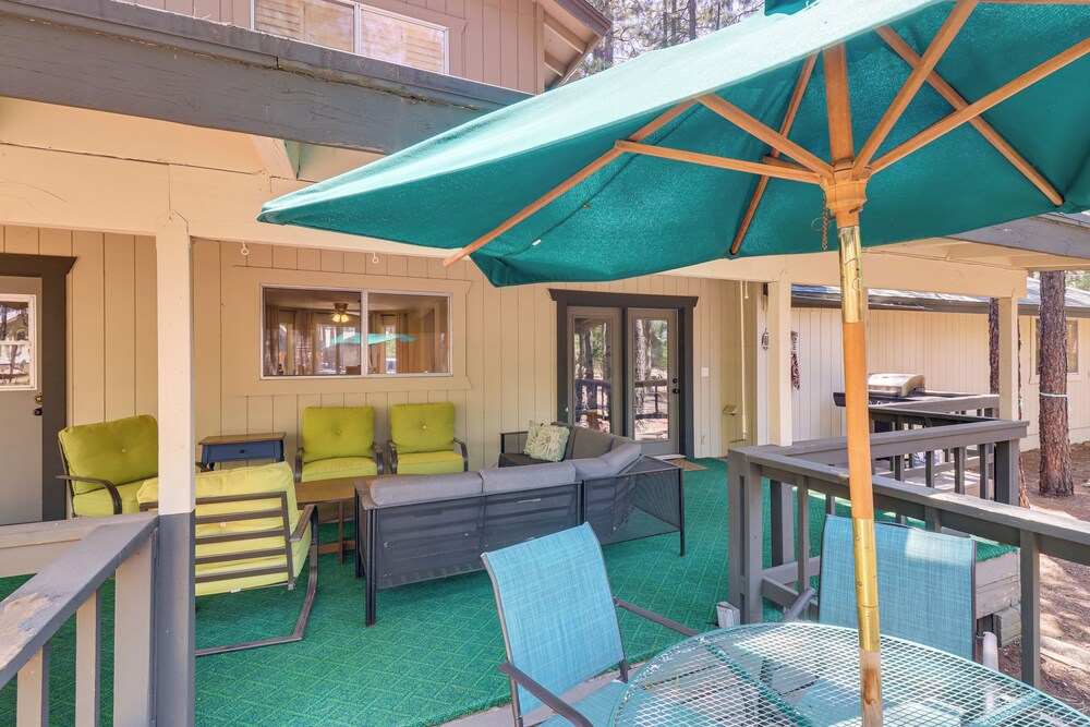 Spacious Decks: Family Pinetop Country Club Home