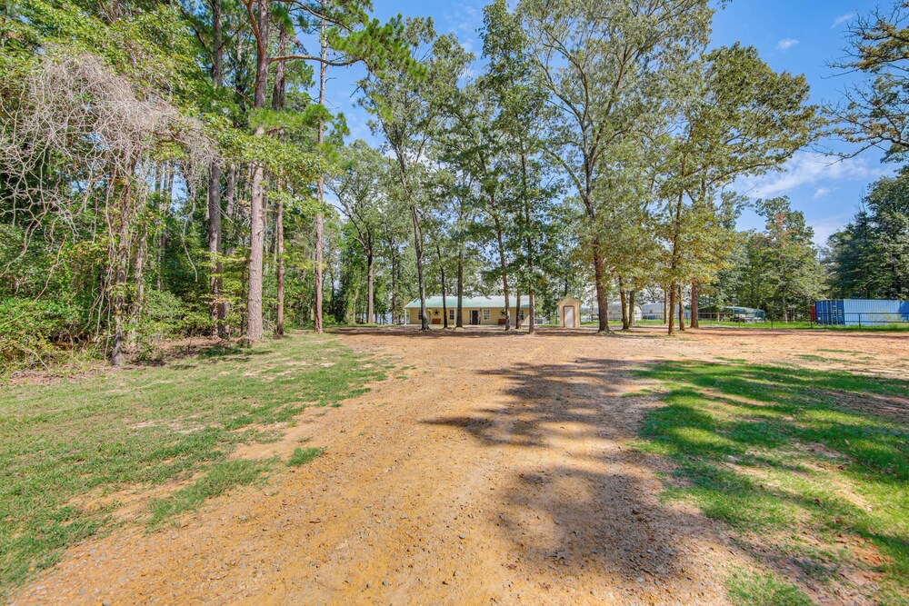 Lakefront Home in Jefferson: Swim, Fish & Boat! view 4