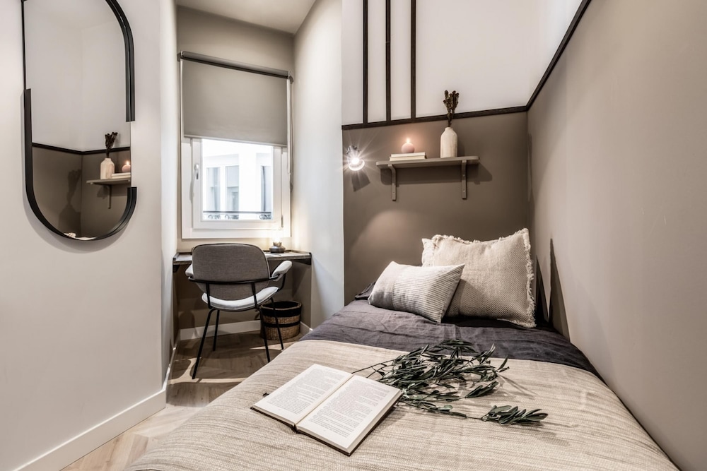 Pedra - 4 Bedrooms in Trafalgar