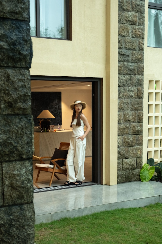 Miyue Shenzhen Tianlu Secret Wild Wizard Holiday Hotel