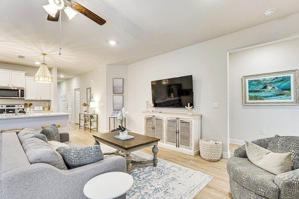 Beach Access: Port St Joe Home w/ Screened Patio!