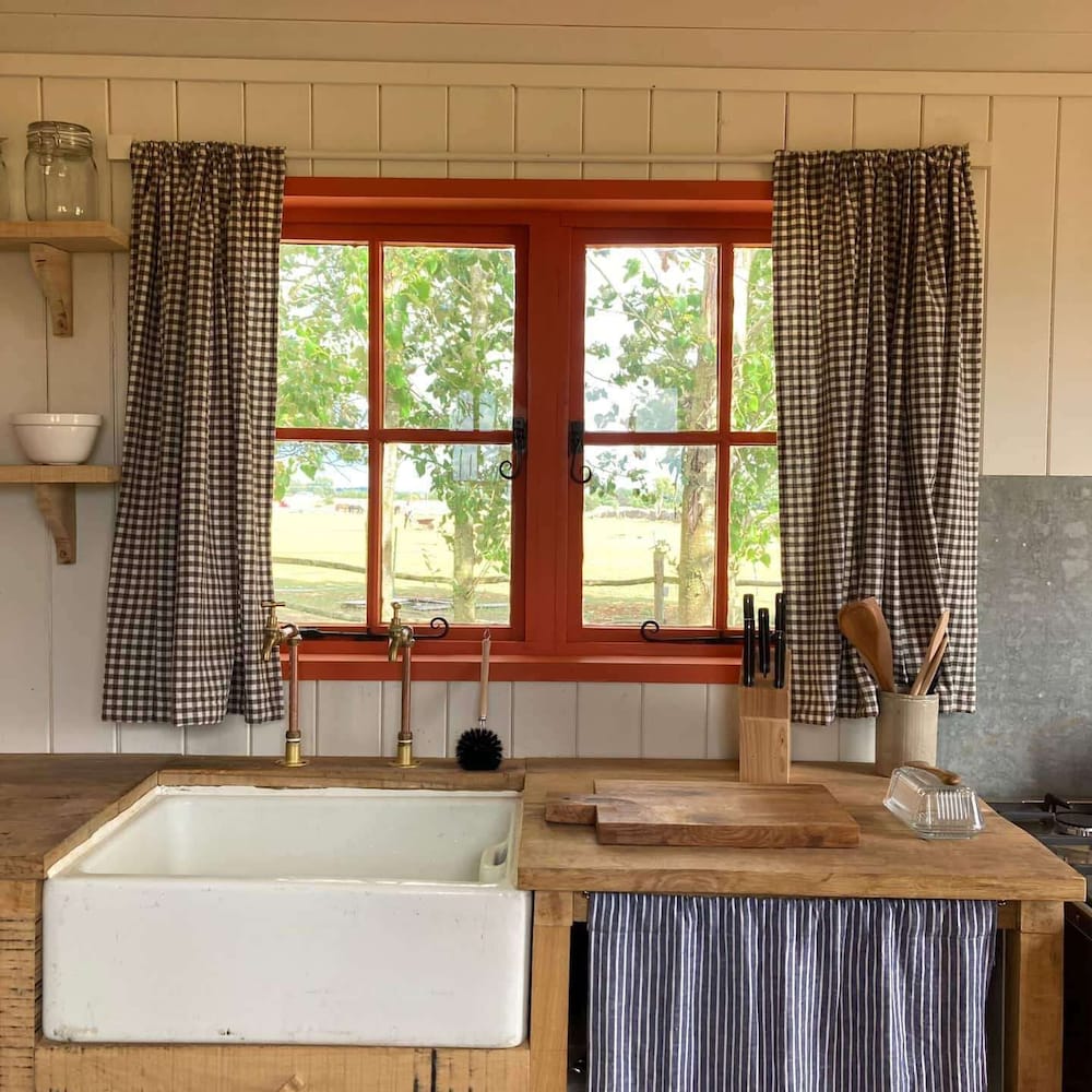 Secluded Shepherd's Hut