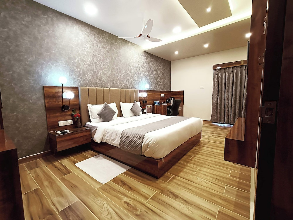 THE KASHI RESIDENCY