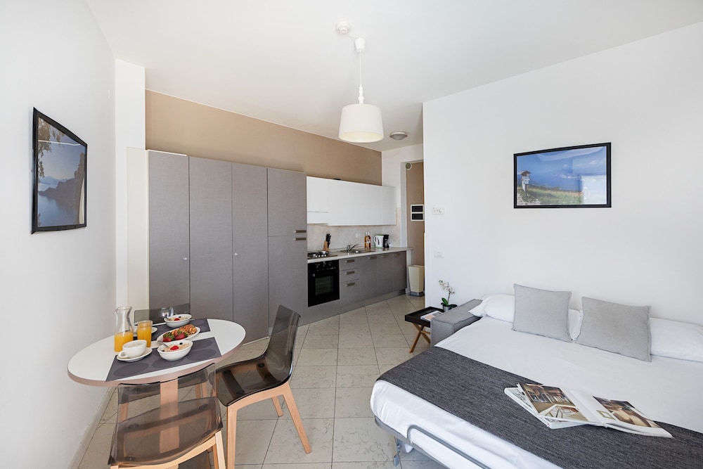 Residenza Miralago - 16 Domitilla - Locazione BK