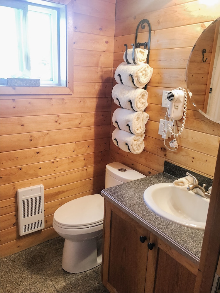 Wild Pacific Waterfront Cabins