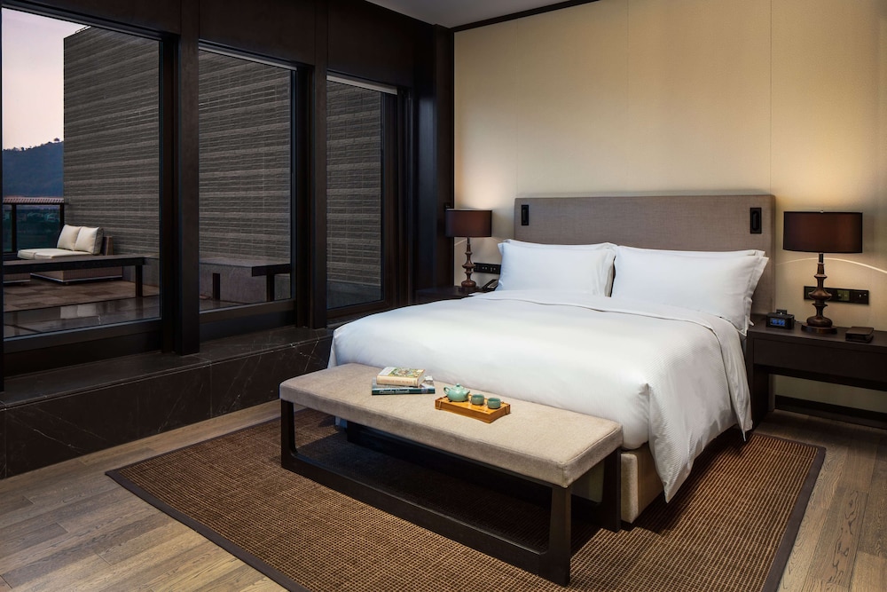 Hilton Ningbo Dongqian Lake