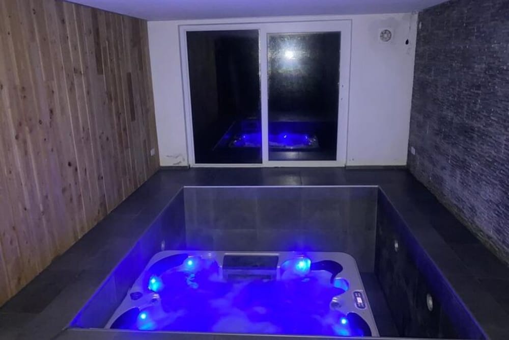Chalet in the Woods With Nordic Bath