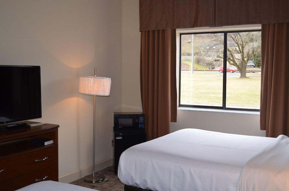 Brookshire Inn & Suites
