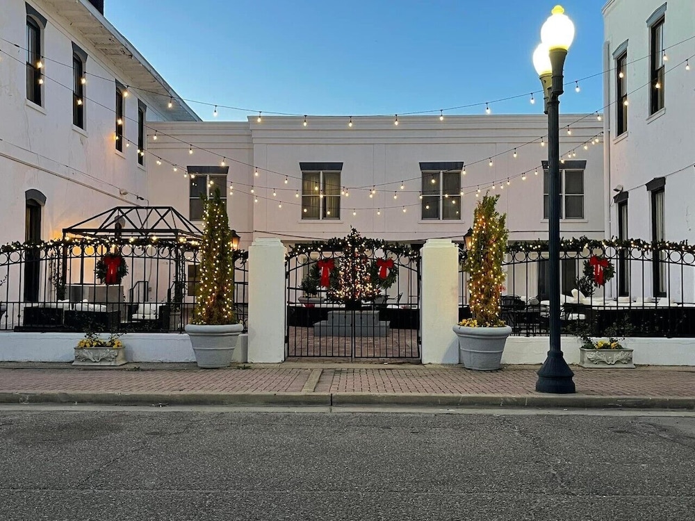 Hotel 27