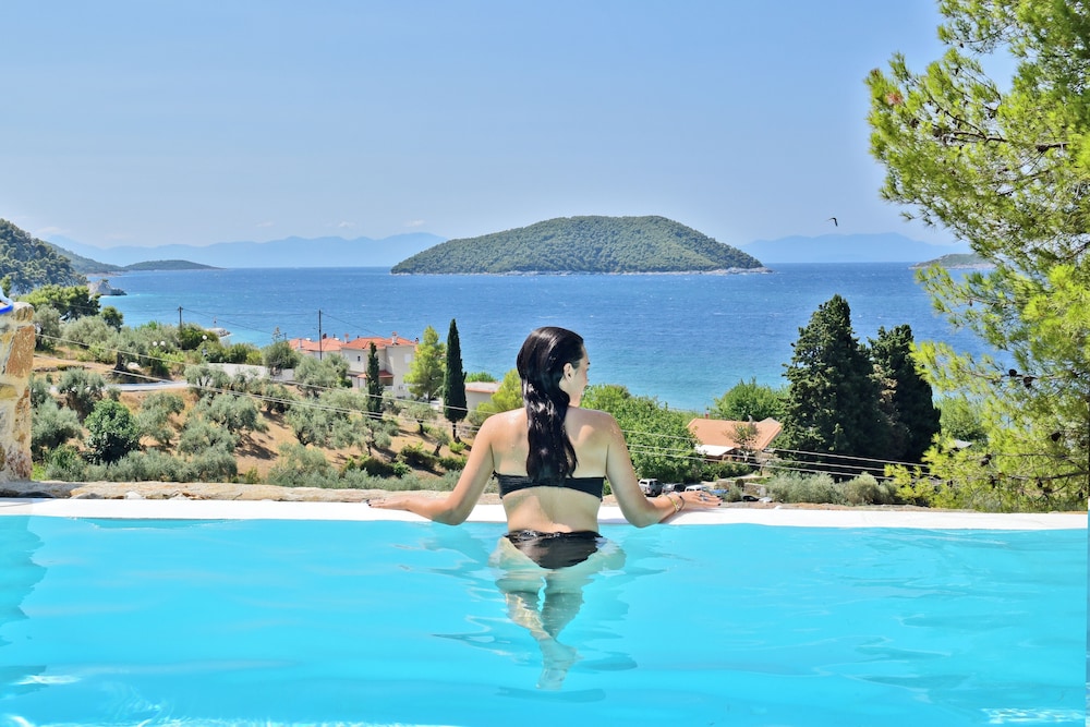 Natura Luxury Villas