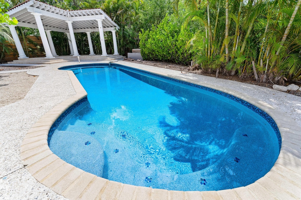 Crescent Street Villas By Beachside Mgt