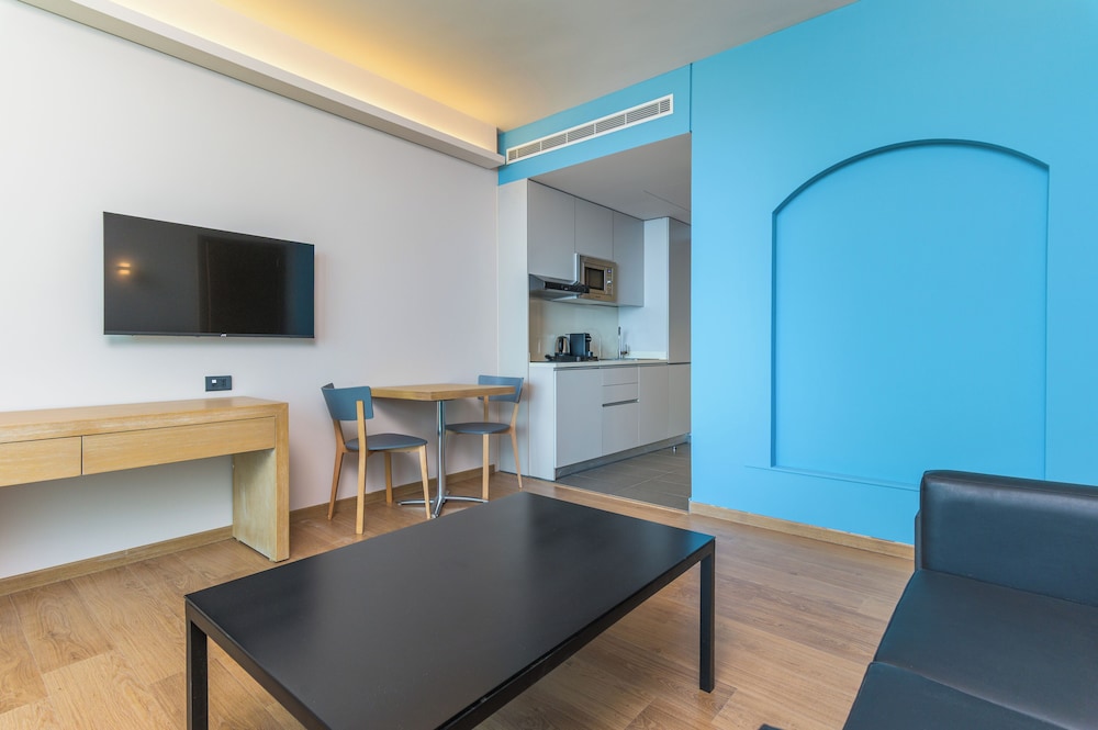 Jounieh Living - Residences by Local Host