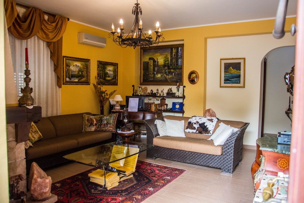 Villa Liliya