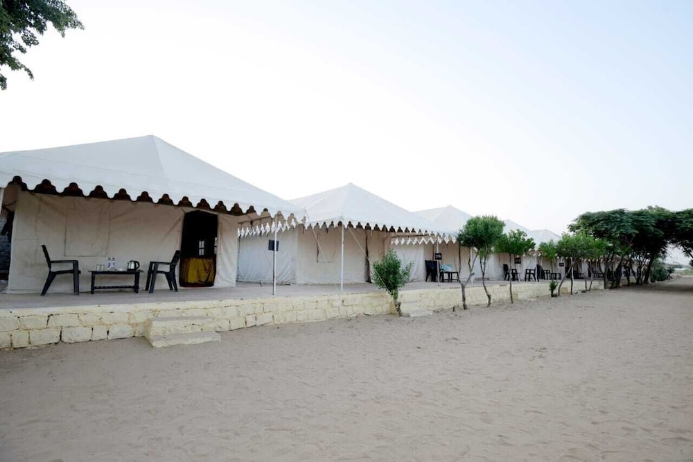 Royal Gadhvi Desert Camp