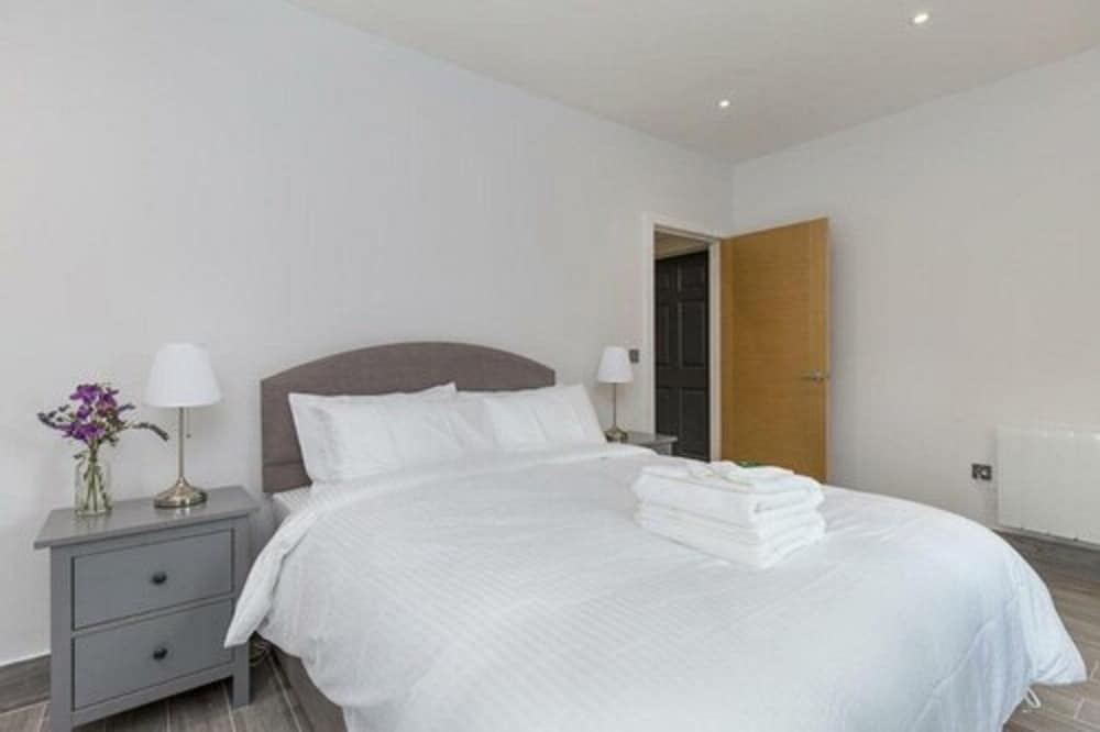 The Lion Gate Apartments view 4