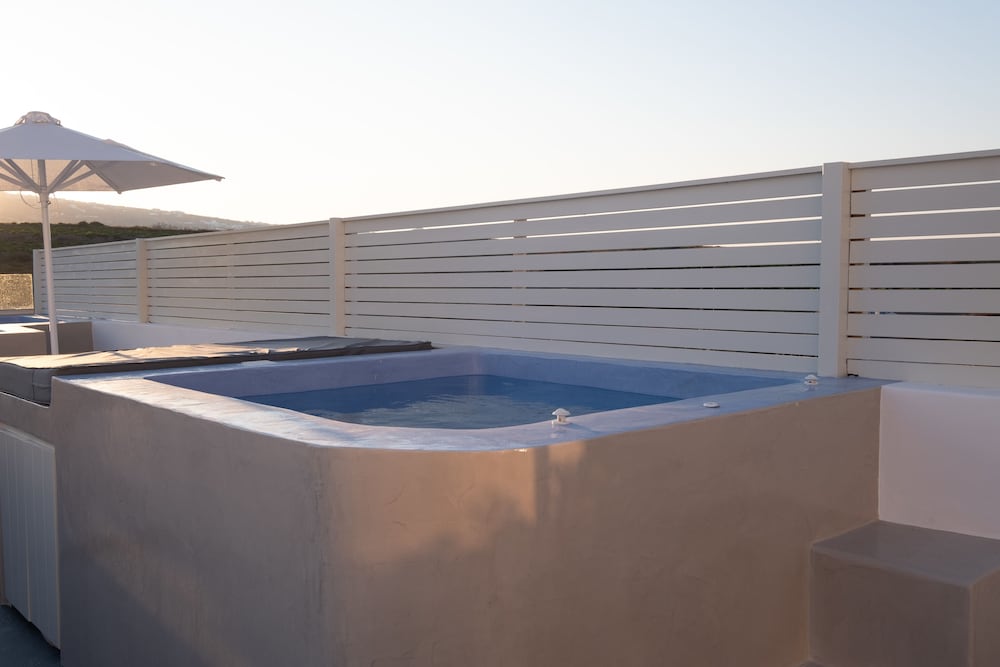 Santoterra Antigua Suites photo 5