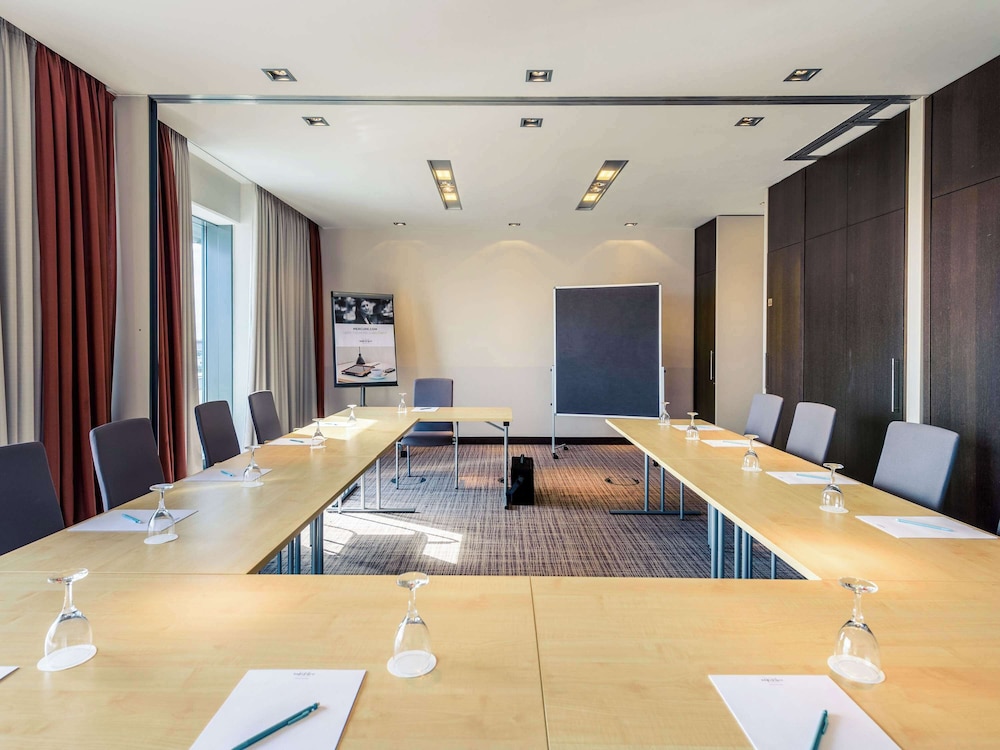 meeting & event spaces
