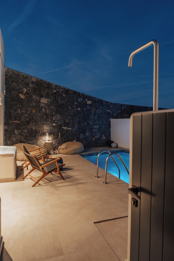 Erthā Suites with private pools