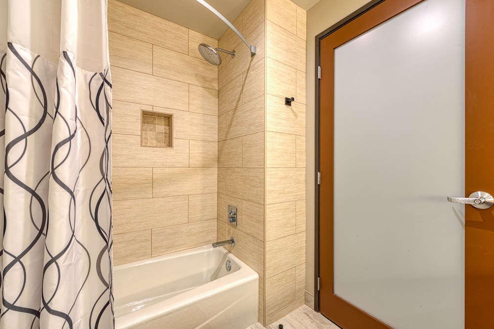 Hotel Lexen - Newhall - Property Image 25