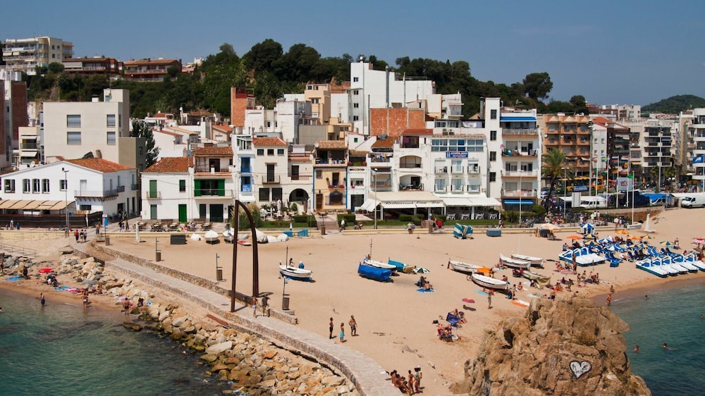 Del Pi in Blanes With 4 Bedrooms and 3 Bathrooms