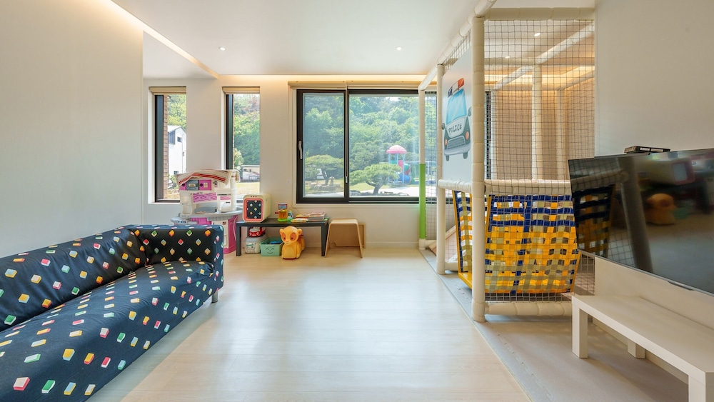 Gyeongju Ain Kids Pool Villa