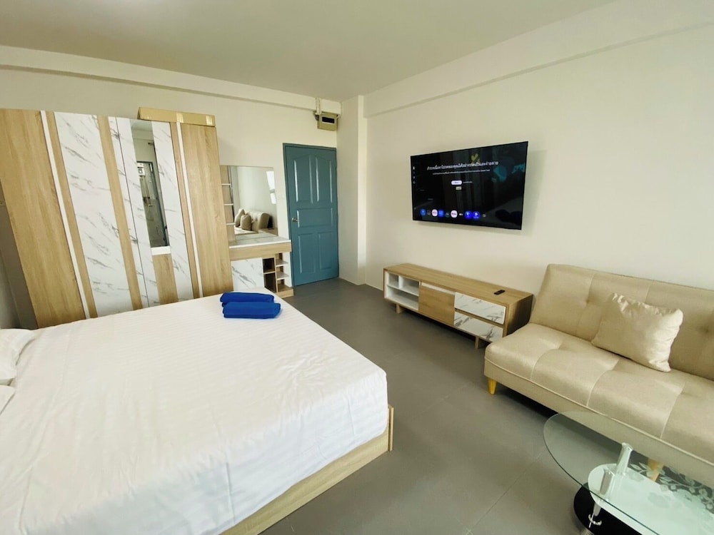 9 Karat Condo by PSR