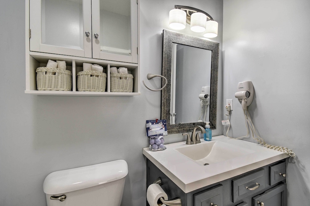 Community Sunset Beach Condo: Covered Balcony view 4
