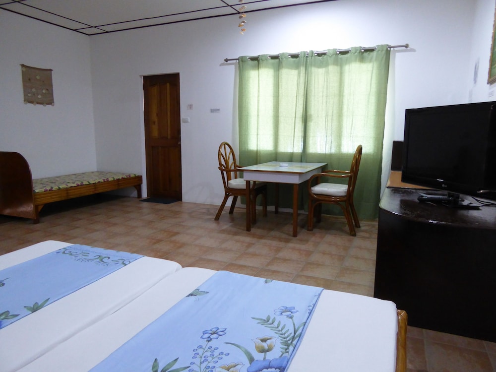 Marcosas Cottage Resort