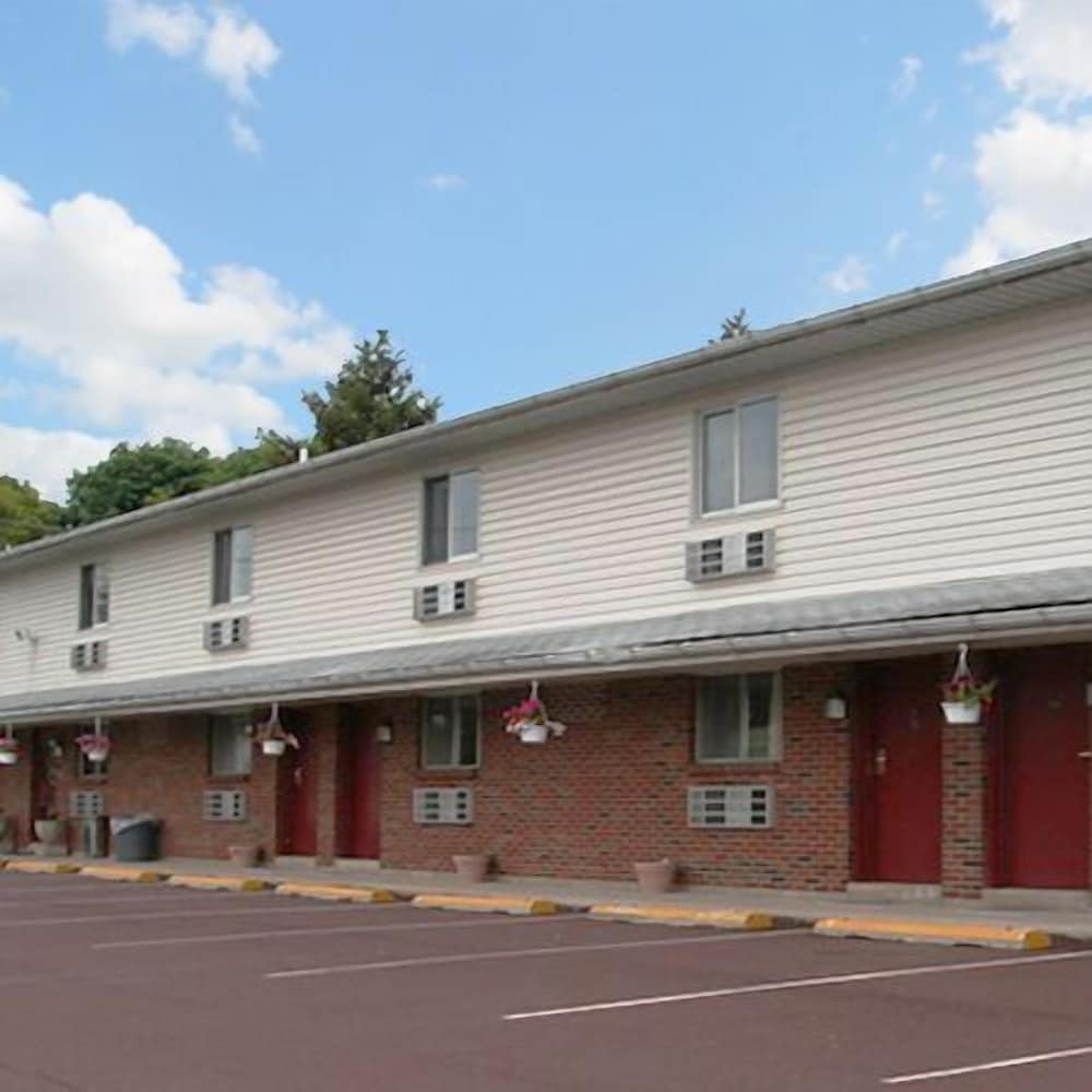 Hotel Knights Inn Center Valley - Image 1