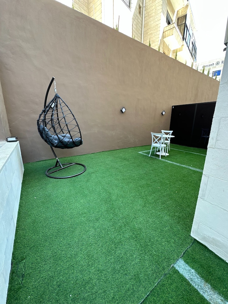 Charming Amman Apartment With Garden and Balcon