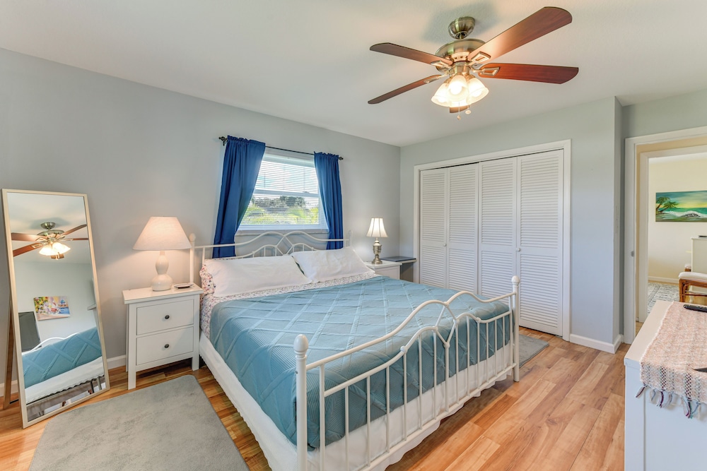 Beach Gear Provided! Cozy Family Home in Bradenton