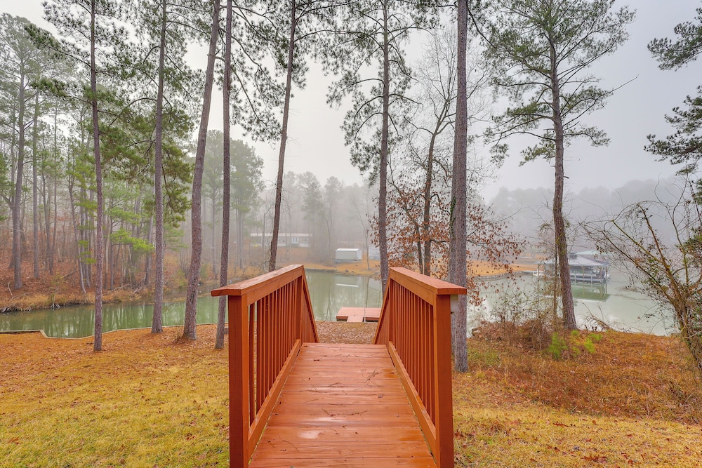 Oconee Lake House w/ Private Dock