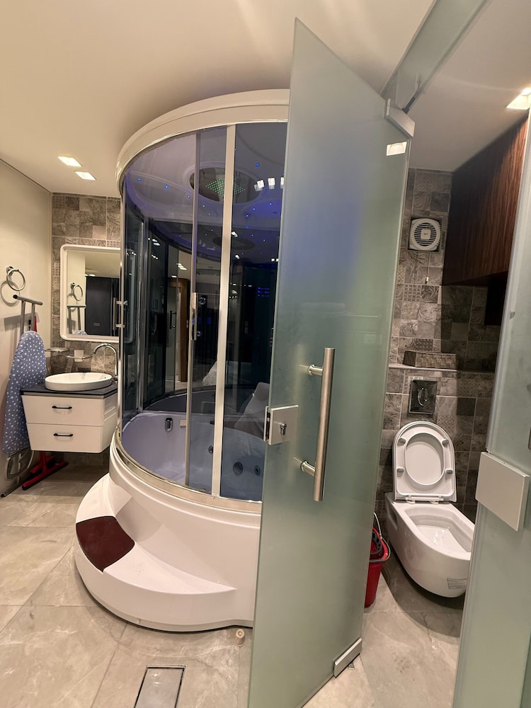 Charming Amman Apartment With Modern Amenities