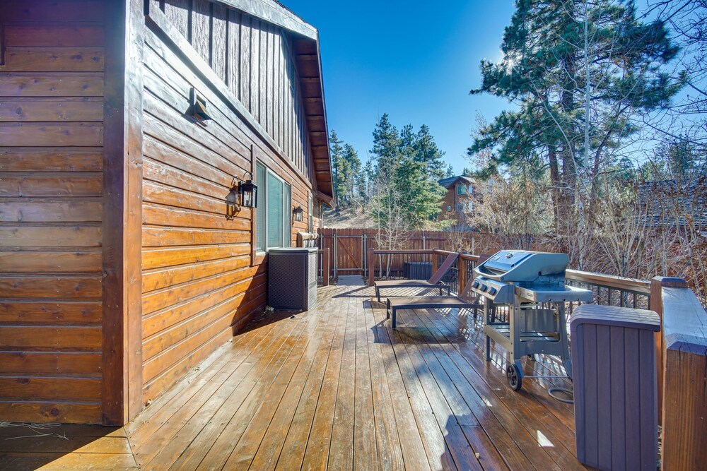 Big Bear Lake Cabin w/ Hot Tub & Gas Fire Pit! view 3