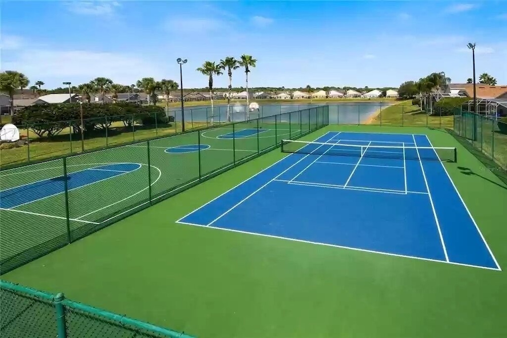 HL740BD 4 Bedroom Villa in Hampton Lakes 4 Home