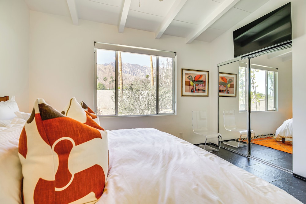 3 Mi to Dtwn: Palm Springs Gem w/ Private Pool!