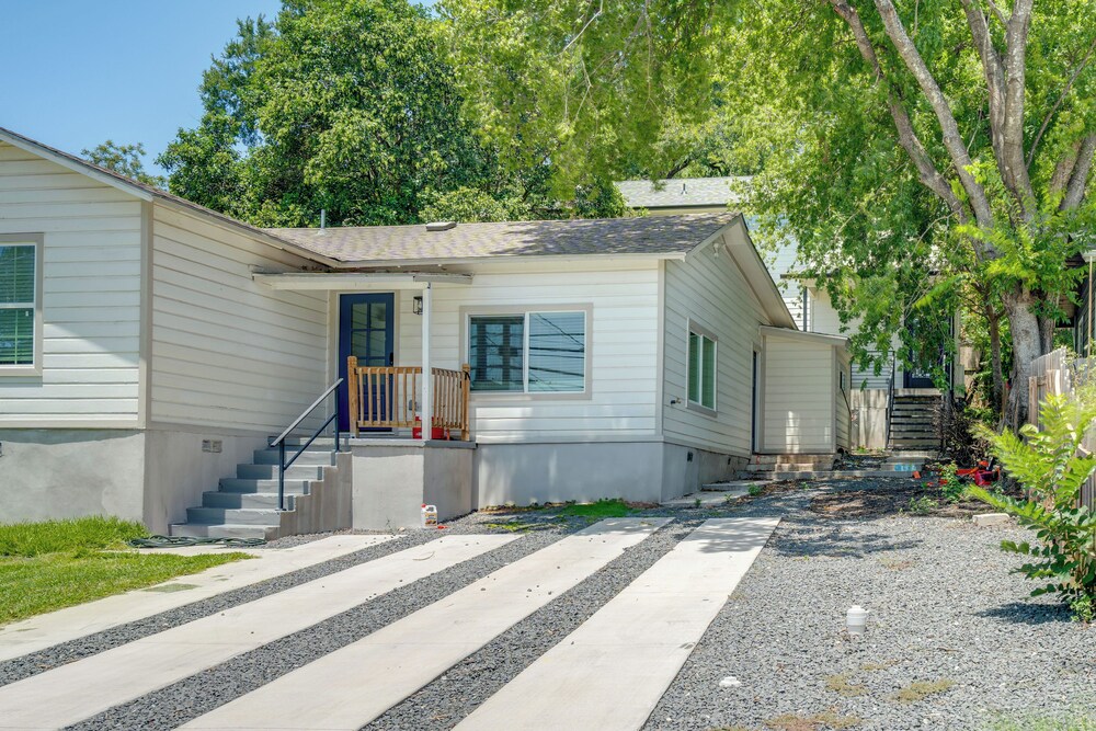 Near Restaurants & Parks: Home 3 Mi to Dtwn Austin