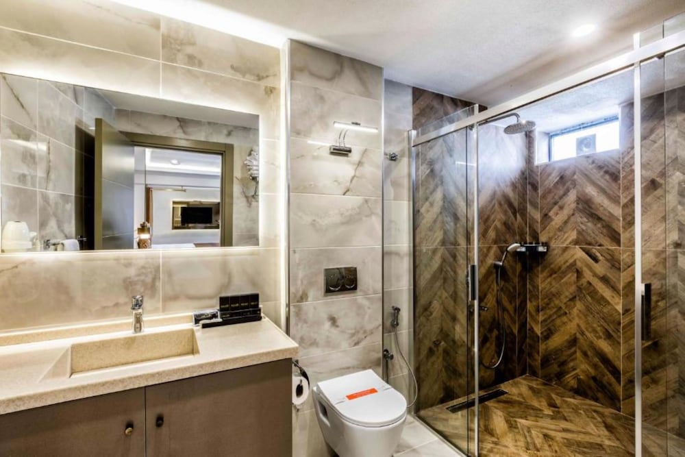 Ayramin Deluxe Hotel - Image 114